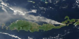 La erupción de un volcán a 500 kilómetros de Bali obliga a cancelar al menos 90 vuelos
