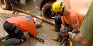 La DANA provoca bloqueos en el alcantarillado de Valencia por el lodo acumulado