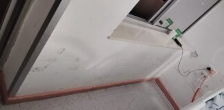 Barandilla carcomida y paredes con humedades, así están las instalaciones del Hospital Universitario de Canarias
