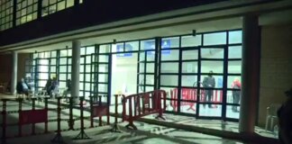 Más de un centenar de personas sin hogar por la DANA se refugian en el polideportivo de Torrent: "No tenemos nada"