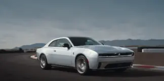 Stellantis tendrá sus primeros coches eléctricos con baterías de estado sólido en 2026, con una flota de demostración