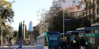 Barcelona estrena el nuevo tramo del tranvía tras más de dos años de obras: de Glòries a Verdaguer en siete minutos por la Diagonal