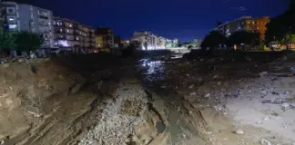 Así es Paiporta cuando cae la noche: "Antes era terrorífica, ahora es fantasmal"