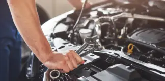 La web que te ayuda a 'arreglar cualquier coche': más de 60.000 vídeos de reparaciones gratis