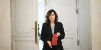 El simbólico 'look' de Isabel Díaz Ayuso