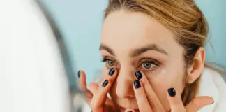 El contorno de ojos de Mercadona que disimula bolsas e ilumina por menos de 5 euros