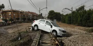 La DANA anula el Puente de los Santos de muchos españoles: cómo pedir la devolución de dinero de los vuelos, trenes y hoteles