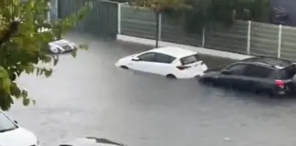 El Prat inundado, carreteras anegadas, cascadas en un centro comercial... La DANA en Cataluña