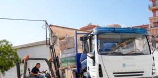 Los marbelleros envían 50 palés de productos básicos para Valencia recogidos este fin de semana