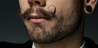 'Movember': la campaña que anima a los hombres a dejarse bigote para luchar contra los cánceres masculinos