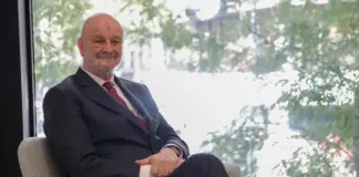 Gil-Casares, exembajador en EEUU: "Si los resultados de las elecciones están igualados, la gente podría salir a la calle"