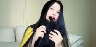 Aunque parece un enorme mechón de pelo negro es una comida que da buena suerte