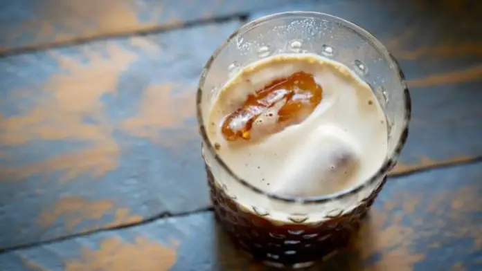 ni-cacao-ni-canela-el-truco-de-los-coreanos-para-que-el-cafe-con-hielo-tenga-un-sabor-diez-veces-mejor Ni cacao ni canela: el truco de los coreanos para que el café con hielo tenga un sabor diez veces mejor