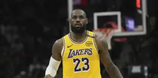 LeBron James pide el voto por la demócrata Kamala Harris
