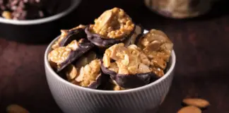 Galletas crujientes de chocolate con semillas de almendras: sin harina, sin aceite y sin azúcar