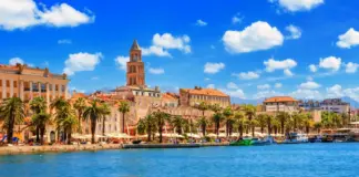 Así es una de las ciudades costeras más bonitas de Croacia: costas doradas y monumentos históricos