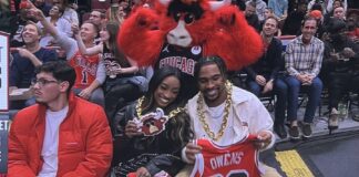 NBA: Simone Biles, ovacionada durante el Bulls-Timberwolves