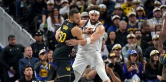 Curry no entiende de homenajes en el regreso de Klay