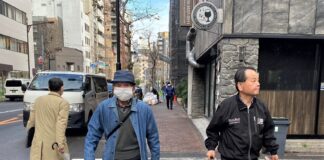 Las recetas de Tokio para que sus residentes tengan más hijos: aplicaciones de citas y una semana laboral de cuatro días