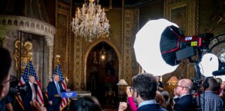 Trump redobla sus ataques a una prensa debilitada