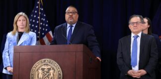 Nueva York acusa de terrorismo al detenido por asesinar al consejero delegado de UnitedHealthcare