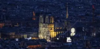 El ministro Urtasun dejó a España sin presencia en Notre-Dame por su «agenda familiar»