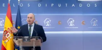 Feijóo, a Sánchez: «Deje de comprar el poder con la dignidad y el dinero de los españoles»