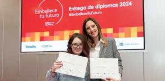 Laura y Jessica, asesoras de belleza: "La discapacidad no nos hace menos válidas"