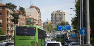 El Gobierno abrirá gratis la R-5 a los buses durante las obras de la A-5 y reforzará Cercanías