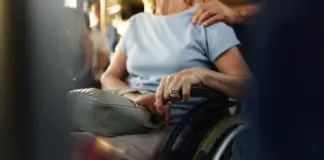 Cómo se diagnostica la esclerosis lateral amiotrófica (ELA): estos son los primeros síntomas