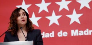 Ayuso acusa a Sánchez de «estrangular» y cree que 2025 comenzará con «ataques y mentiras»