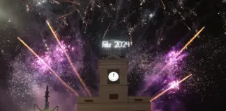 Adiós a brindar con champagne en la Puerta del Sol: prohibidos vasos y botellas de cristal