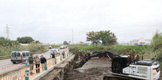Marbella ejecuta obras de emergencia en el cauce del río Guadaiza para evitar posibles incidencias en la zona