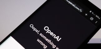 ChatGPT Colapsa Tras Integrarse con Apple Intelligence