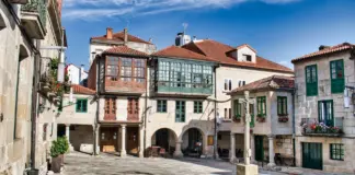 Esta ciudad de Galicia puede presumir de tener algunas de las plazas medievales más bellas de España