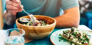 Una famosa nutricionista revela los cuatro hábitos alimenticios que deberías incluir en tu rutina