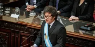 El Gobierno pasa de llamar «fascista» a Meloni a condecorarla con la Orden de Isabel la Católica