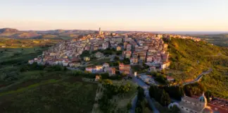 La región italiana que 'no existe' ubicada entre montañas y pueblos medievales