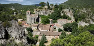 El parque conocido como 'la pequeña Montserrat' de un encantador pueblo del sur de Francia