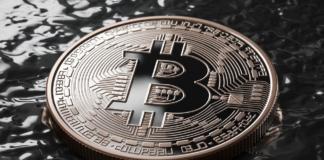 Bitcoin Alcanza Los $100.000—15 Años Después de Que Satoshi Nakamoto Desencadenara una Revolución