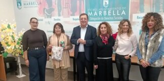 Hidralia dona juguetes y caramelos a tres asociaciones del municipio