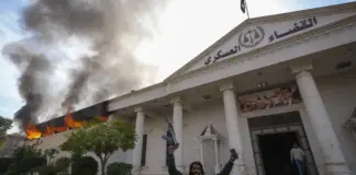 El final de una dictadura y el inicio de otra