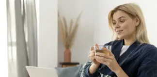 El té que ayuda a conciliar el sueño y reducir la inflamación en mujeres