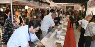 Un maki sushi de récord: seis kilos de arroz, cinco de pescado y 19 metros de longitud