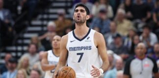 Los Lakers ganan a los Memphis de Aldama