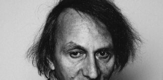 Michel Houellebecq: "Nada ha cambiado. El islamismo ha seguido avanzando, aunque la gente diga 'Nunca más' cada vez que a un profesor le cortan el cuello"