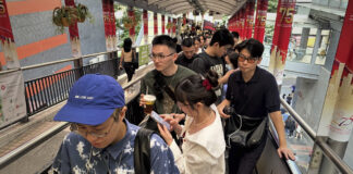 El ataque autoritario del 'dragón' chino al 'tigre' financiero de Asia visto desde las escaleras mecánicas más largas del mundo: "El Hong Kong libre que conocíamos ya no existe"