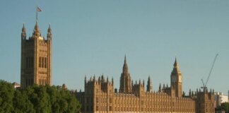 Starmer afronta una crucial sesión en el Parlamento británico sobre el ataque que dejó 3 niñas muertas este verano