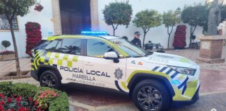 Cae desde una tercera planta de un colegio de Marbella al que fue a robar y queda en estado crítico