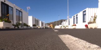 Los afectados por el volcán de La Palma denuncian que hay contenedores que no se han habitado y hasta realquilado